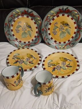 LENOX Winter Greetings Catherine McClung China LISTING 1 Goldfinch
